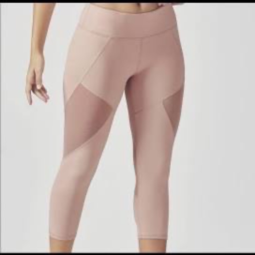 Fabletics Medium Capri Cropped Workout Leggings With Pink Mesh